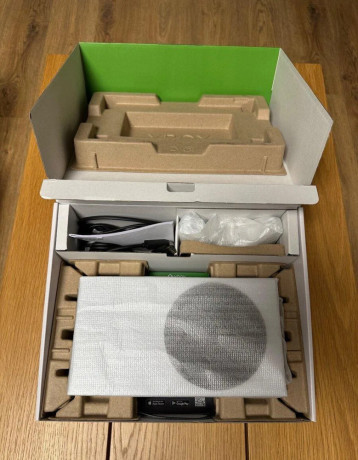 xbox-series-s-512-gb-ovladac-big-1