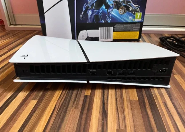 ps-5-slim-digital-1tb-big-2