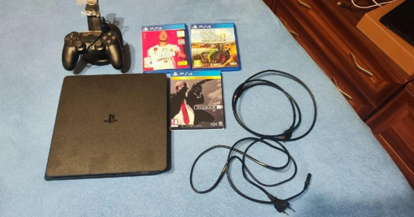 ps4-slim-1tb-hry-big-0