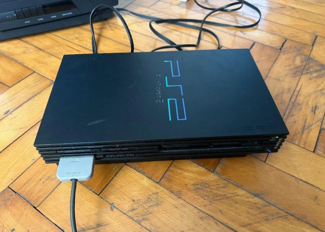 playstation-2-ps2-fat-scph-30002-big-1