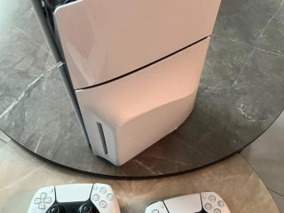 ps5-slim-2-ovladace-este-v-zaruke