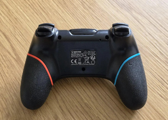 bezdrotovy-ovladac-na-nintendo-switch-zn-battletron-big-3