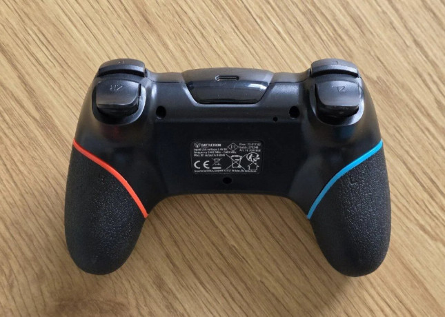 bezdrotovy-ovladac-na-nintendo-switch-zn-battletron-big-4