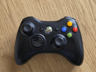 original-bezdrotovy-ovladac-na-xbox-360