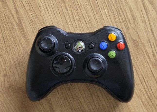 original-bezdrotovy-ovladac-na-xbox-360-big-0
