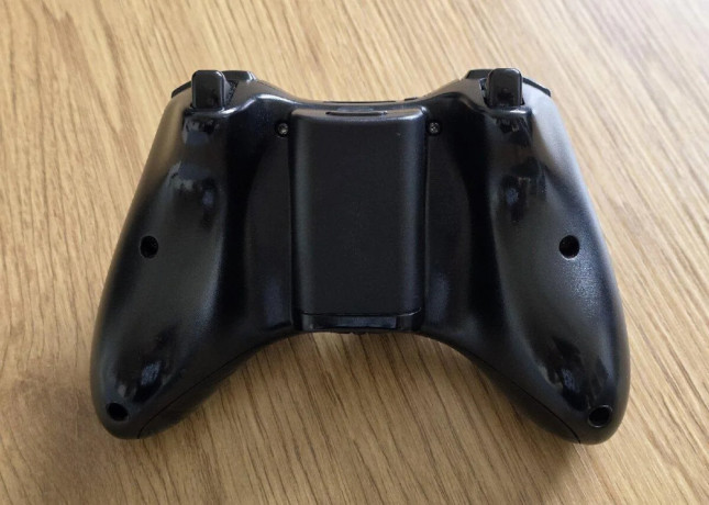 original-bezdrotovy-ovladac-na-xbox-360-big-3
