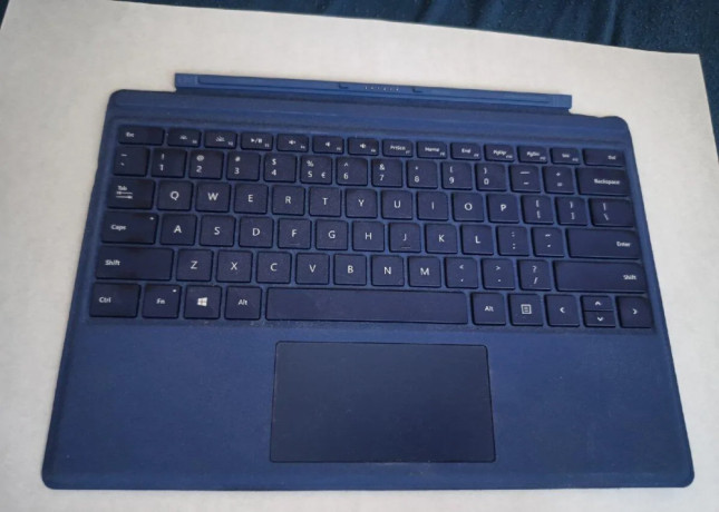 klavesnica-nabijacka-pero-port-ext-ms-surface-pro-4-5-big-0