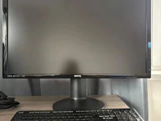 monitor-benq-gw2765-klavesnica-yenkee-130-eur