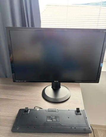 monitor-benq-gw2765-klavesnica-yenkee-130-eur-big-2