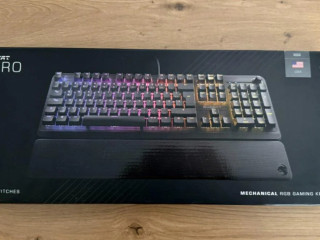 roccat-pyro-mechanicka-rgb-herna-klavesnica