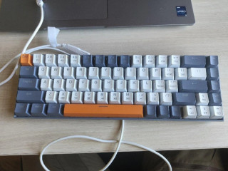 mechanicka-klavesnica-rgb-68-klaves