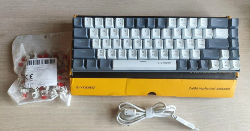 mechanicka-klavesnica-rgb-68-klaves-big-2