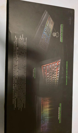 reiser-klavesnica-ornata-chroma-big-2
