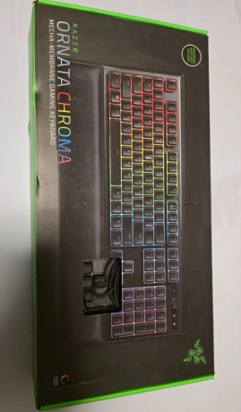 reiser-klavesnica-ornata-chroma-big-1
