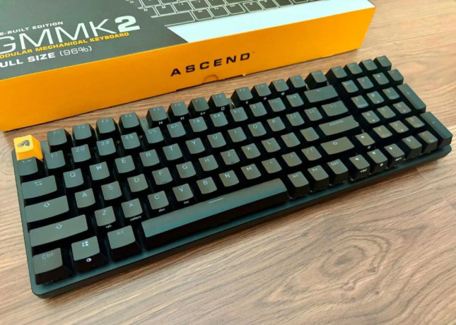herna-mechanicka-klavesnica-glorious-gmmk-2-big-1