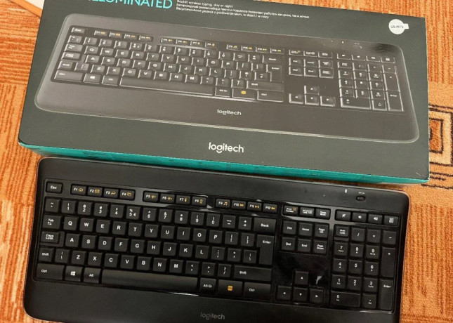 logitech-k800-wireless-illuminated-klavesnica-big-0