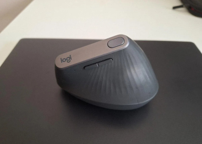 logitech-mx-vertical-big-2
