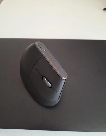 logitech-mx-vertical-big-0