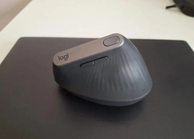 logitech-mx-vertical-big-2