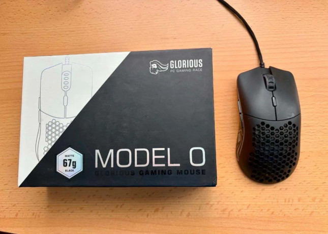 herna-mys-glorious-model-o-kablova-big-0