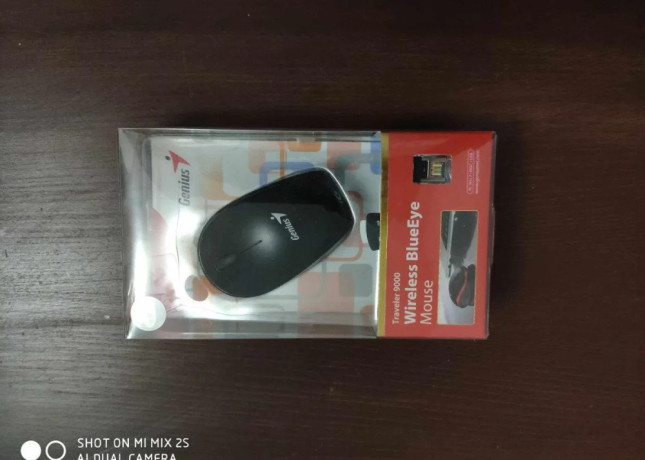 predam-bezdrotovu-mys-genius-traveler-9000-big-0