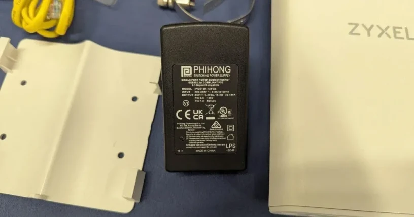5g-zyxel-nr7302-vonkajsia-antena-big-1