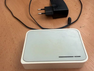 predam-tp-link-switch-a-tp-link-poweline-adaptery-2-kusy