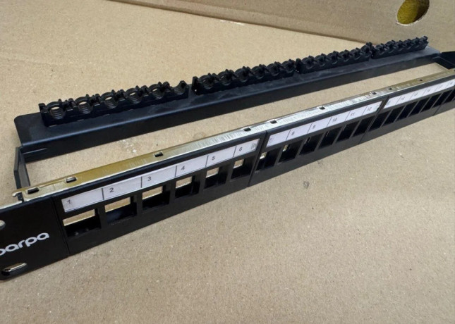 patch-panely-rm-19-1u-120x-keystone-modul-rj45-big-1