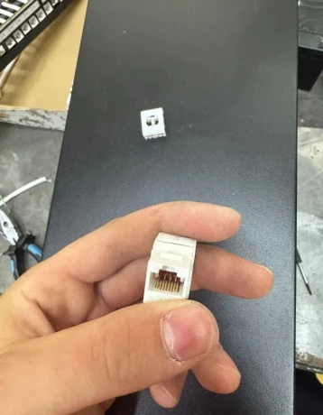 patch-panely-rm-19-1u-120x-keystone-modul-rj45-big-3