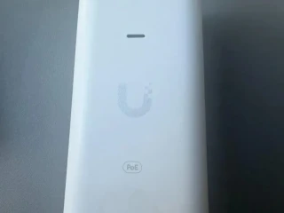 ubiquiti-poe-adapter-48v-154w-gigabit-3-ks