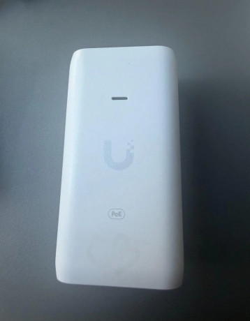ubiquiti-poe-adapter-48v-154w-gigabit-3-ks-big-0