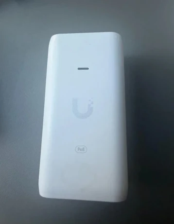 ubiquiti-poe-adapter-48v-154w-gigabit-3-ks-big-0