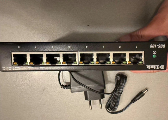 predam-switch-d-link-dgs-108e-big-1