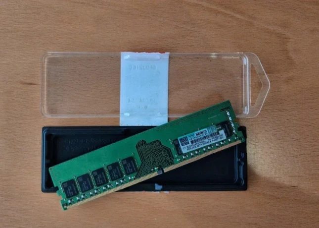 16-gb-ddr4-ecc-udimm-3200-mhz-sk-hynix-hmaa2gu7cjr8n-xn-big-1