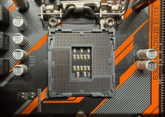 procesor-i5-9400f-gigabyte-b365-m-aorus-elite-chladic-big-3