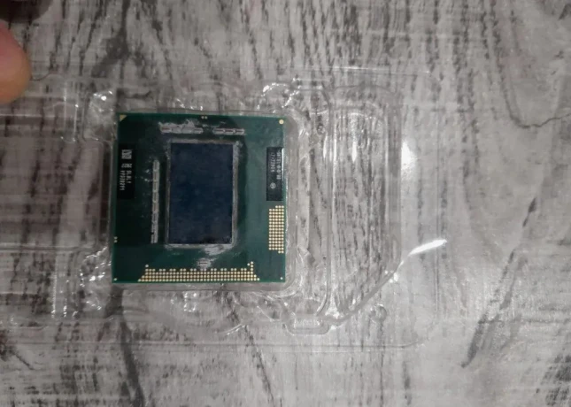 predam-procesory-intel-amd-big-1