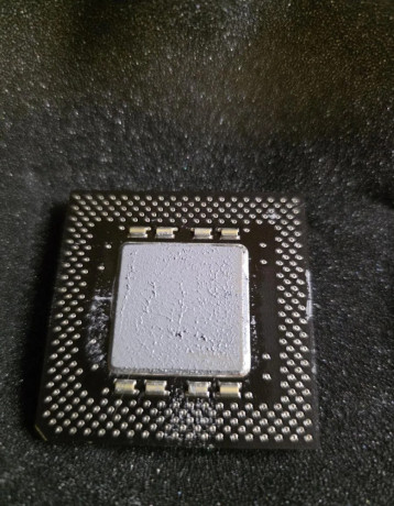 pentium-200mhz-mmx-a-amd-k6-2-500mhz-big-2