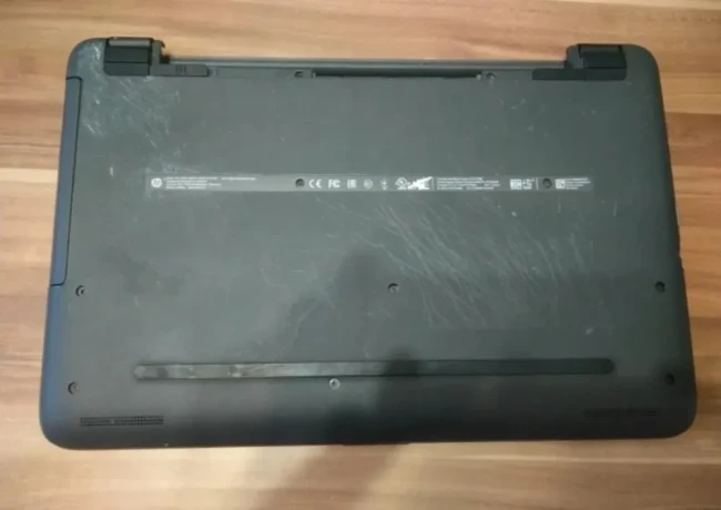 zakladna-doska-z-notebooku-hp-250-g4-big-3