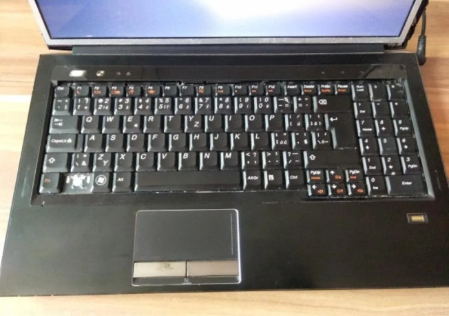 zakladna-doska-z-notebooku-lenovo-v560-big-1