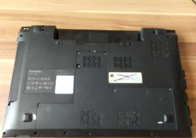 zakladna-doska-z-notebooku-lenovo-v560-big-3