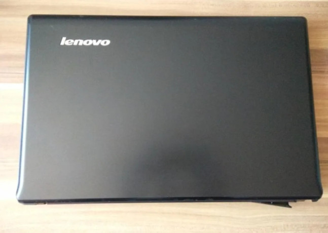 zakladna-doska-z-notebooku-lenovo-g770-big-1