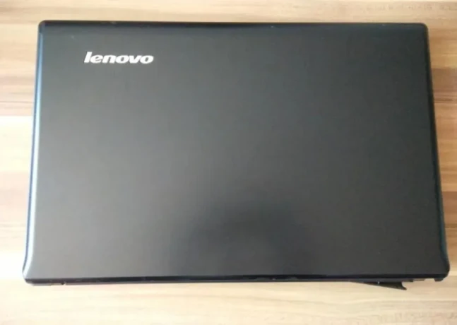zakladna-doska-z-notebooku-lenovo-g770-big-1