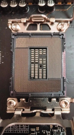 predam-premiovu-hernu-zakladnu-dosku-socket-1700-big-3