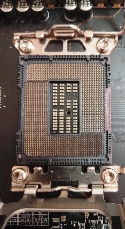 predam-premiovu-hernu-zakladnu-dosku-socket-1700-big-3