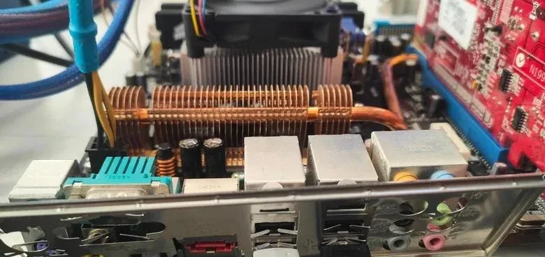 asus-m2n-sli-deluxe-big-1