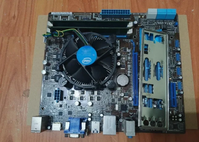 doska-asus-s-procesorom-big-0