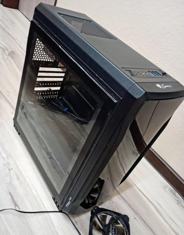 predam-pc-skrinku-genesis-titan-750-big-1