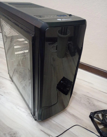 predam-pc-skrinku-genesis-titan-750-big-0