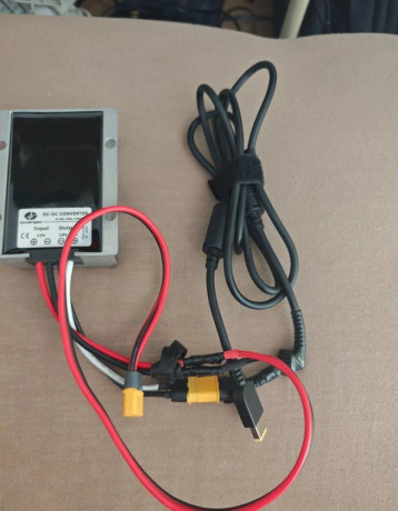 300w-menicnapajaci-adapter-z-12-na-19v-pre-notebooky-lenovo-big-1