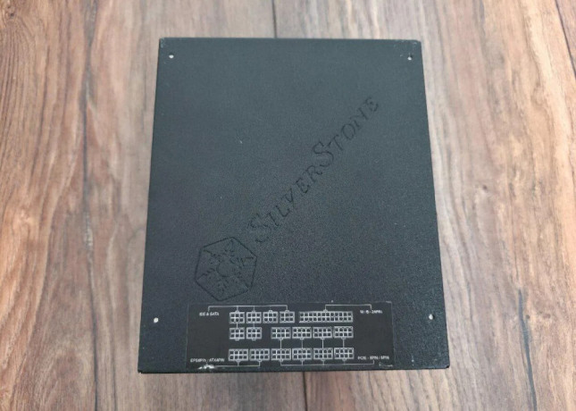 silverstone-strider-platinum-st1200-pt-1200w-big-4